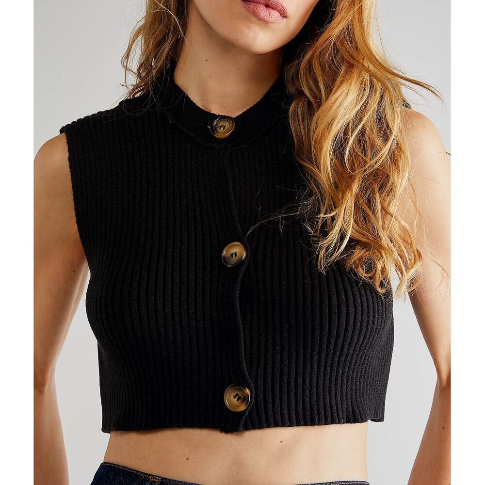 Free People Women's Button Front Naiome Micro Ribbed Cropped Vest Black SZ Large